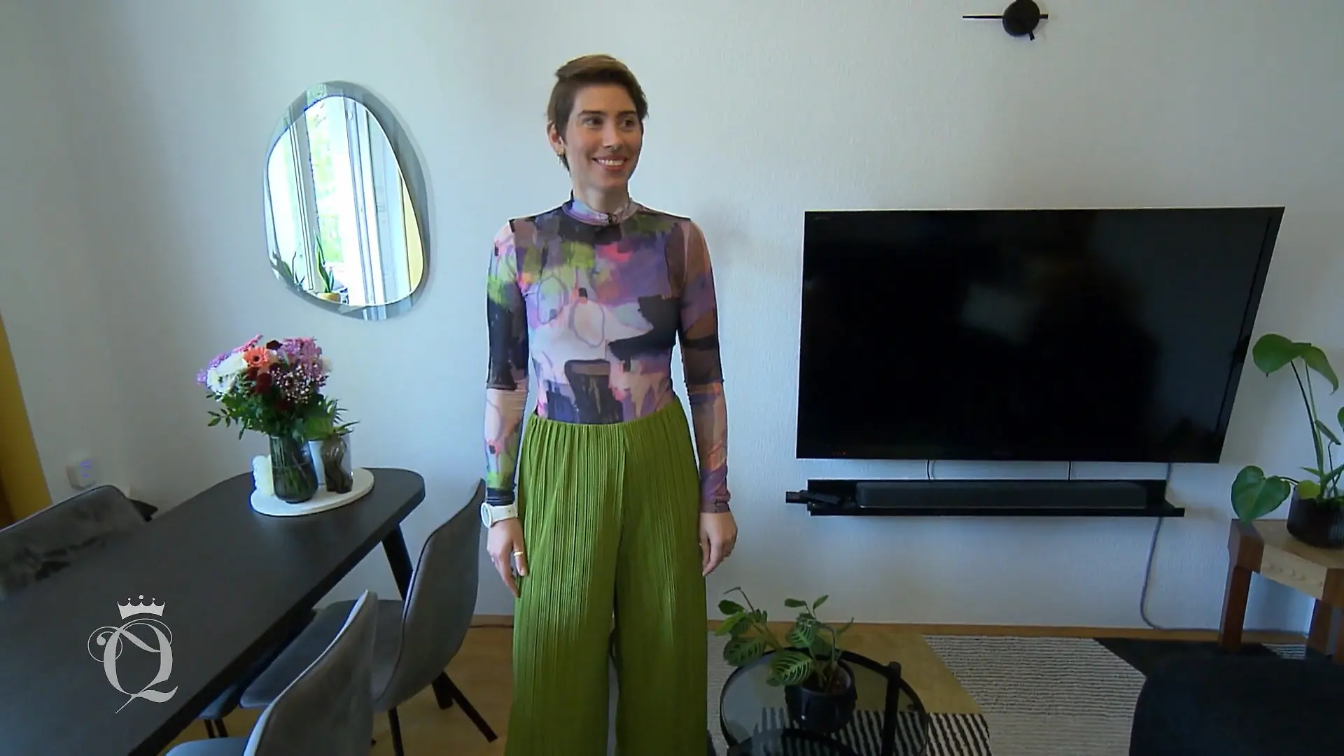 Karnevalsfan Sanda liebt die Farbe Lila Verkleidet sich gerne