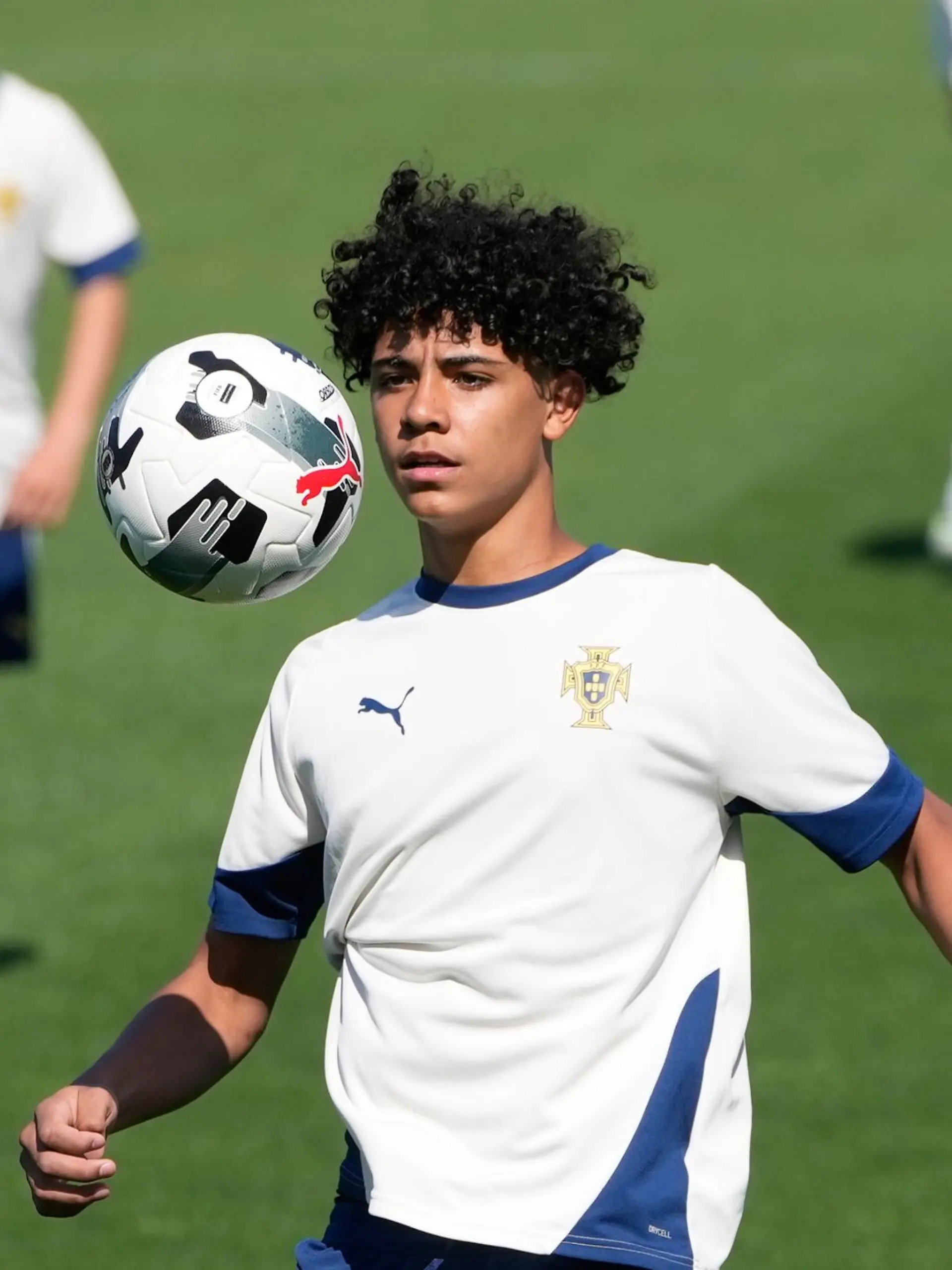 Bild zu: "Ganz der Papa! Cristiano Ronaldo Junior schießt erste Tore für Portugal"