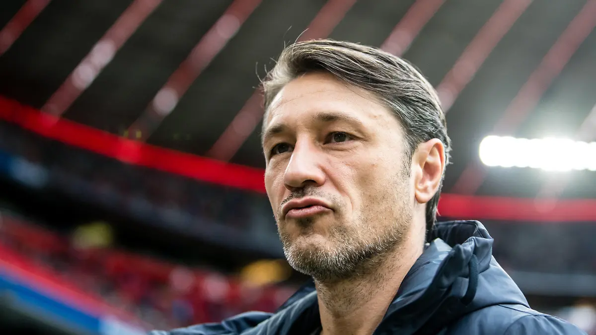 ARCHIV - 05.10.2019, Bayern, München: Fußball: Bundesliga, Bayern München - 1899 Hoffenheim, 7. Spieltag in der Allianz Arena. Trainer Niko Kovac vom FC Bayern München steht vor Spielbeginn am Spielfeldrand. Trainer Kovac stuft seine «Not am Mann»-Aussage als «Fehler» ein. (zu dpa ««Not am Mann»-Aussage: Kovac räumt «Fehler» ein - Müller darf hoffen») Foto: Matthias Balk/dpa +++ dpa-Bildfunk +++