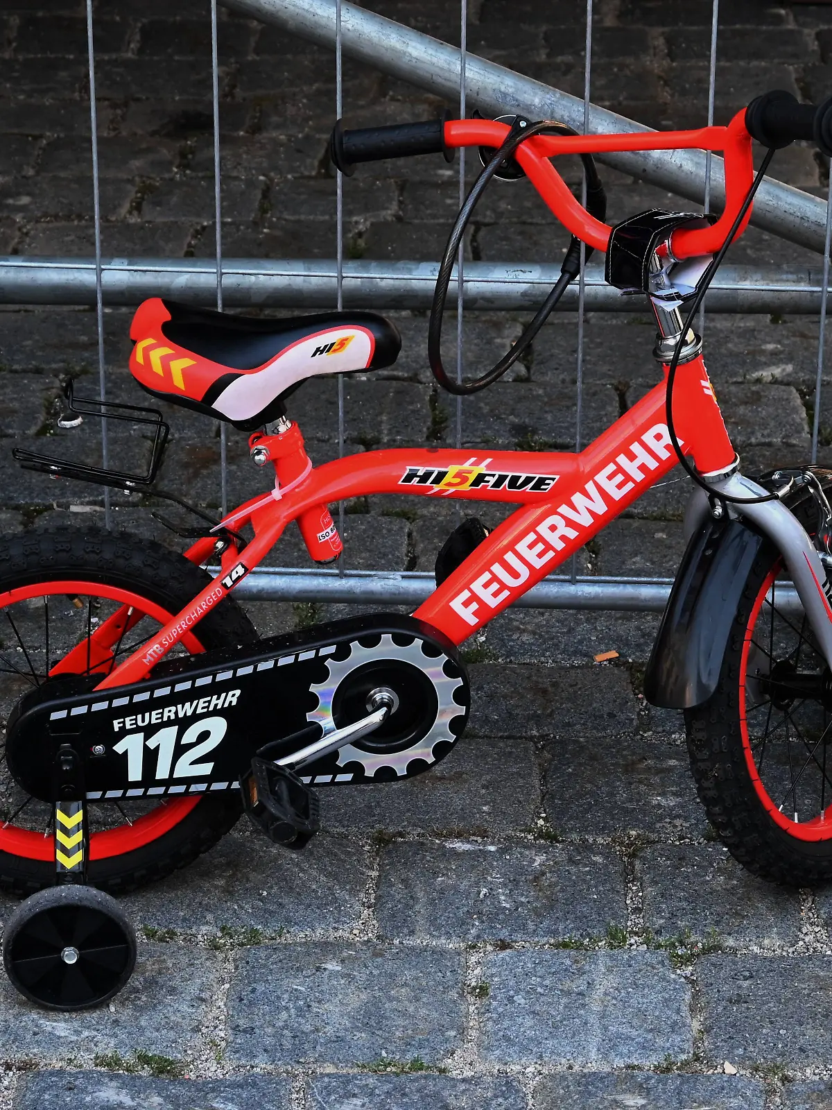 Bild zu: "Polizistin will Mann schnappen − und klaut dafür ein Kinderfahrrad!"