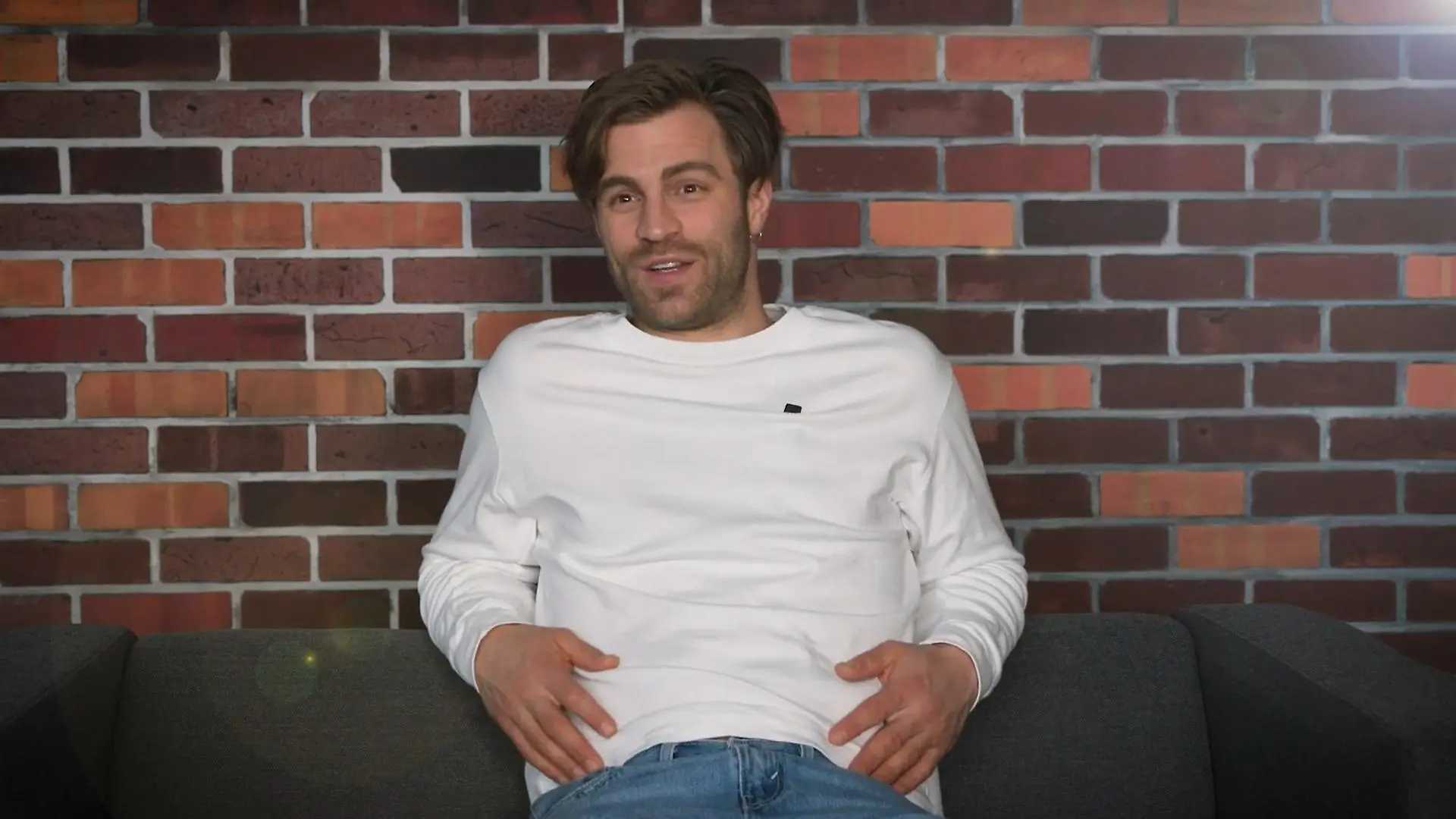 Für ihn spielt der Altersunterschied keine Rolle GZSZ-Star Onno Buß ganz offen über die Liebe
