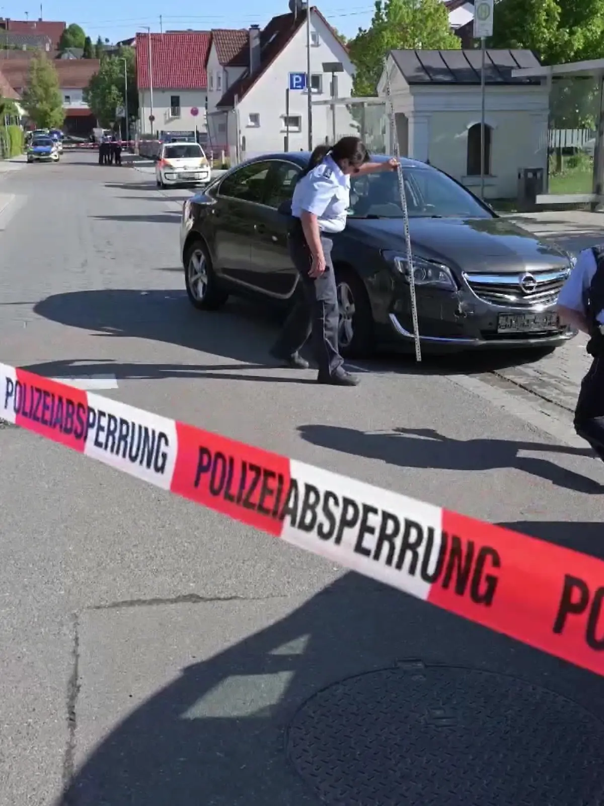 Bild zu: "Ersthelferin über Unfalldrama in Dornstadt: „Die Kinder waren ganz still, keines hat geschrien”"