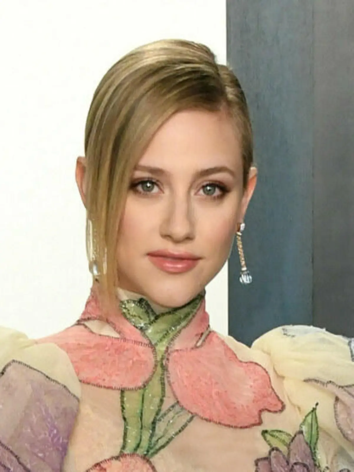 "Riverdale"-Star Lili Reinhart: "Ich bin eine stolze, bisexuelle Frau"