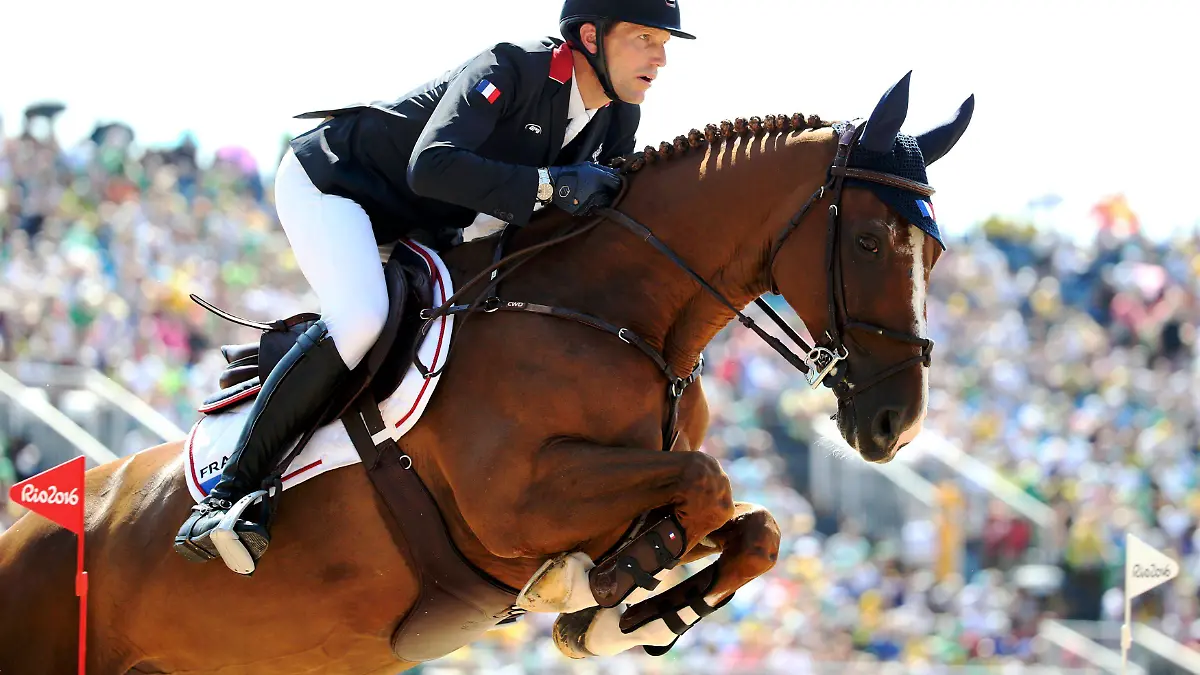 Kevin Staut auf Reveur De Hurtebise während der Olympischen Spiele 2016 in Rio.