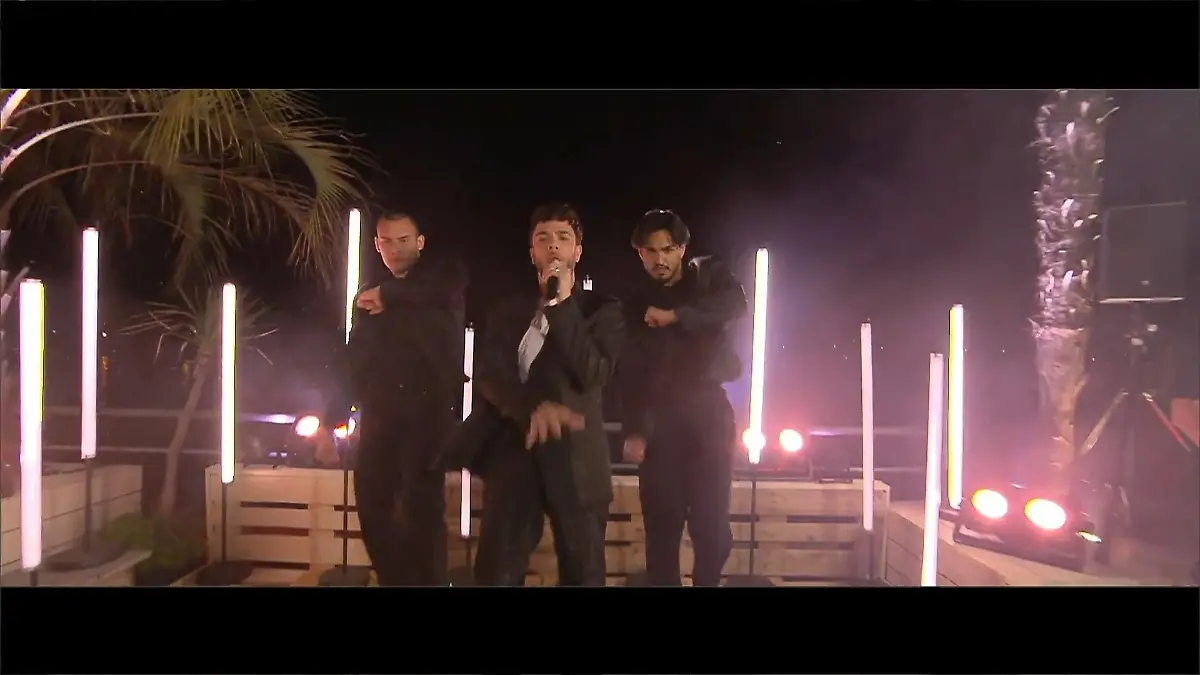 Luca Hänni performt seinen neuen Song bei Stefan Raab Ex-ESC-Teilnehmer kann's noch