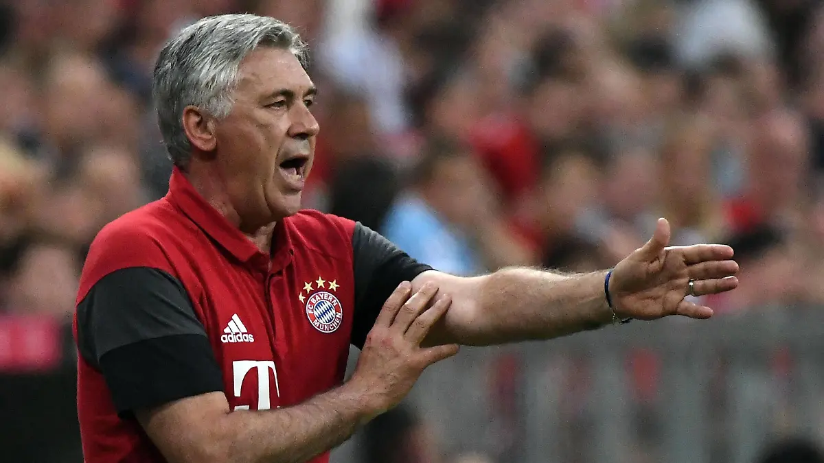 20.07.2016, xpsx, Fussball Testspiel, FC Bayern München - Manchester City FC, emspor v.l. Trainer Carlo Ancelotti (FC Bayern Muenchen) Muenchen

20 07 2016 xpsx Football try out FC Bavaria Munich Manchester City FC emspor v l team manager Carlo Ancelotti FC Bavaria Munich Munich  