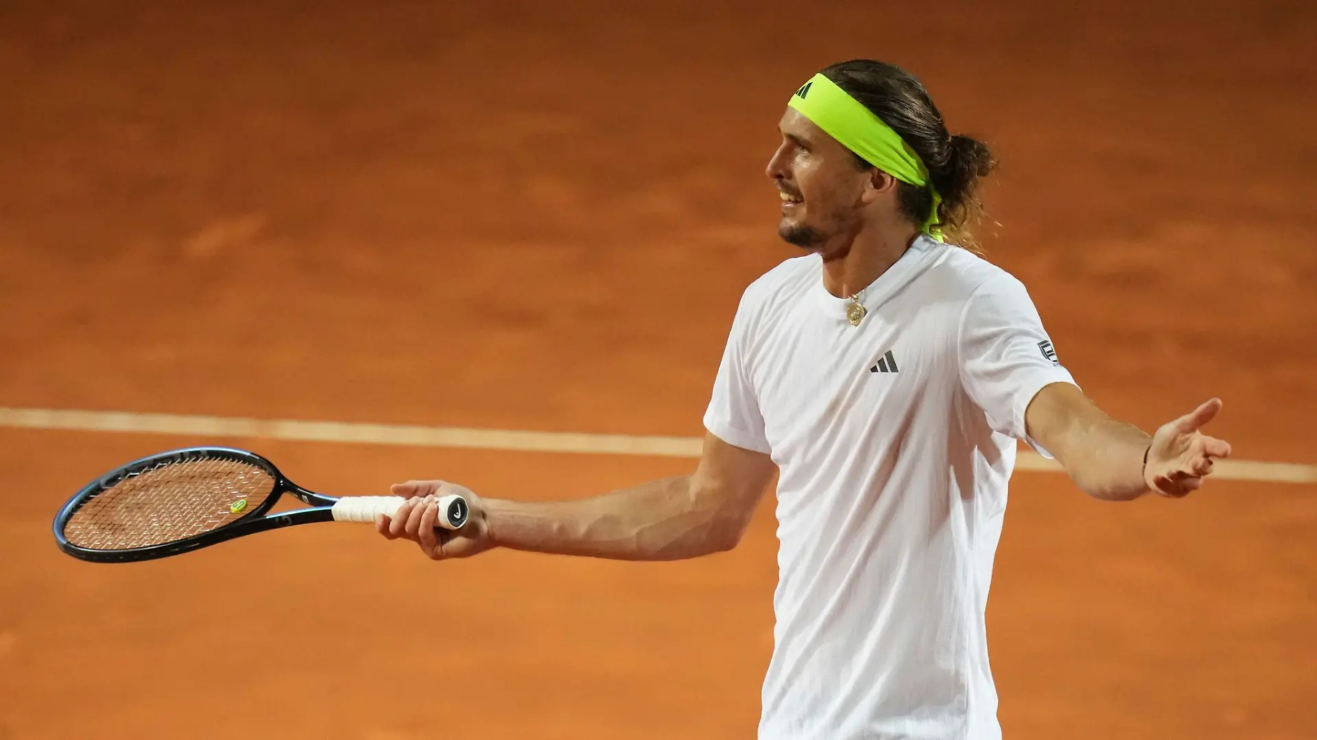Alexander Zverev schimpft nach seiner Niederlage in Rom über die Bälle.
