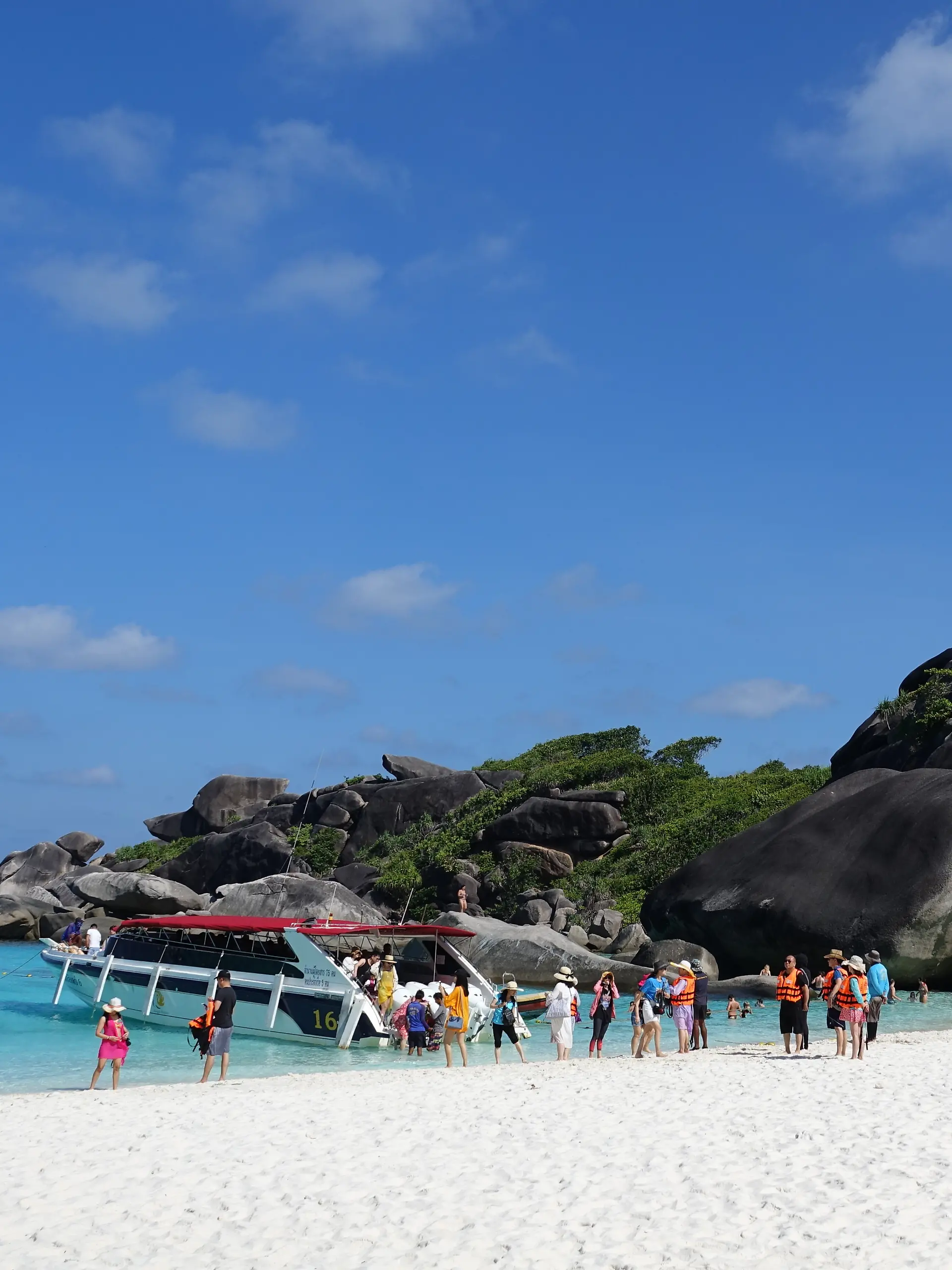 Nicht nur die Similan Islands sind ein beliebtes Ausflugsziel bei Touristen.
