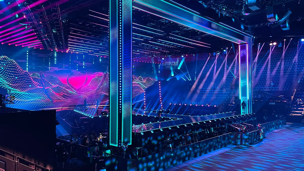 Die ESC-Bühne in der St. Jakobshalle Basel