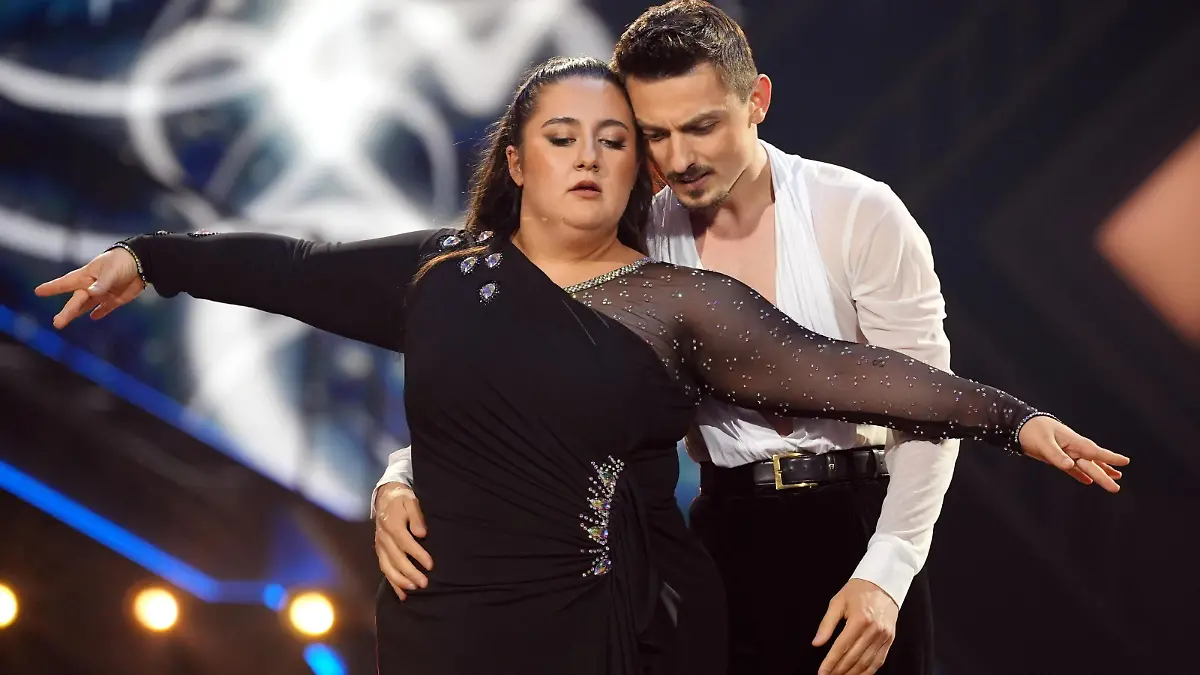 selfiesandra und Zsolt: Sinnliche Rumba beim Impro-Dance! „Let’s Dance“-Halbfinale