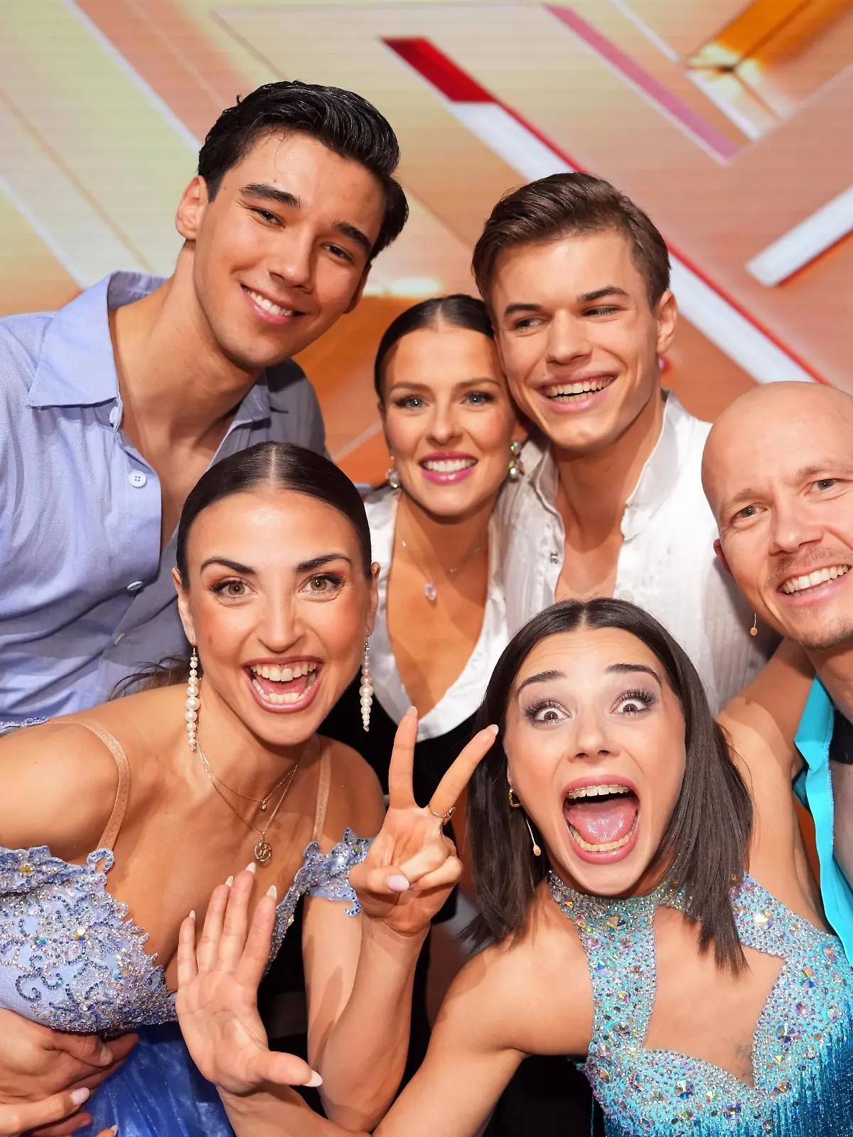 Diese drei Paare sind im Finale am 23.05.2024. V.l.: Diego Pooth mit Ekaterina Leonova, Taliso Engel mit Patricija Ionel und Fabian Hambüchen mit Anastasia Maruster.