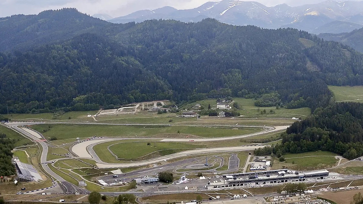 epa02732982 General view of the new Red Bull Ring racetrack in Spielberg, Austria, 14 May 2011. The new racetrack in Spielberg will be officially opened on 15 May 2011. EPA/ANDREAS PESSENLEHNER +++(c) dpa - Bildfunk+++