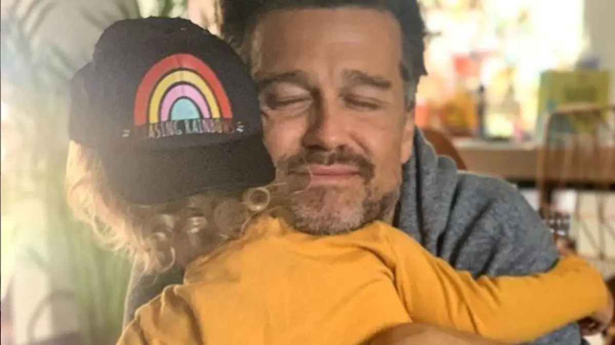 Wayne Carpendale mit seinem Sohn Mads, der die Herzen im Sturm erobert