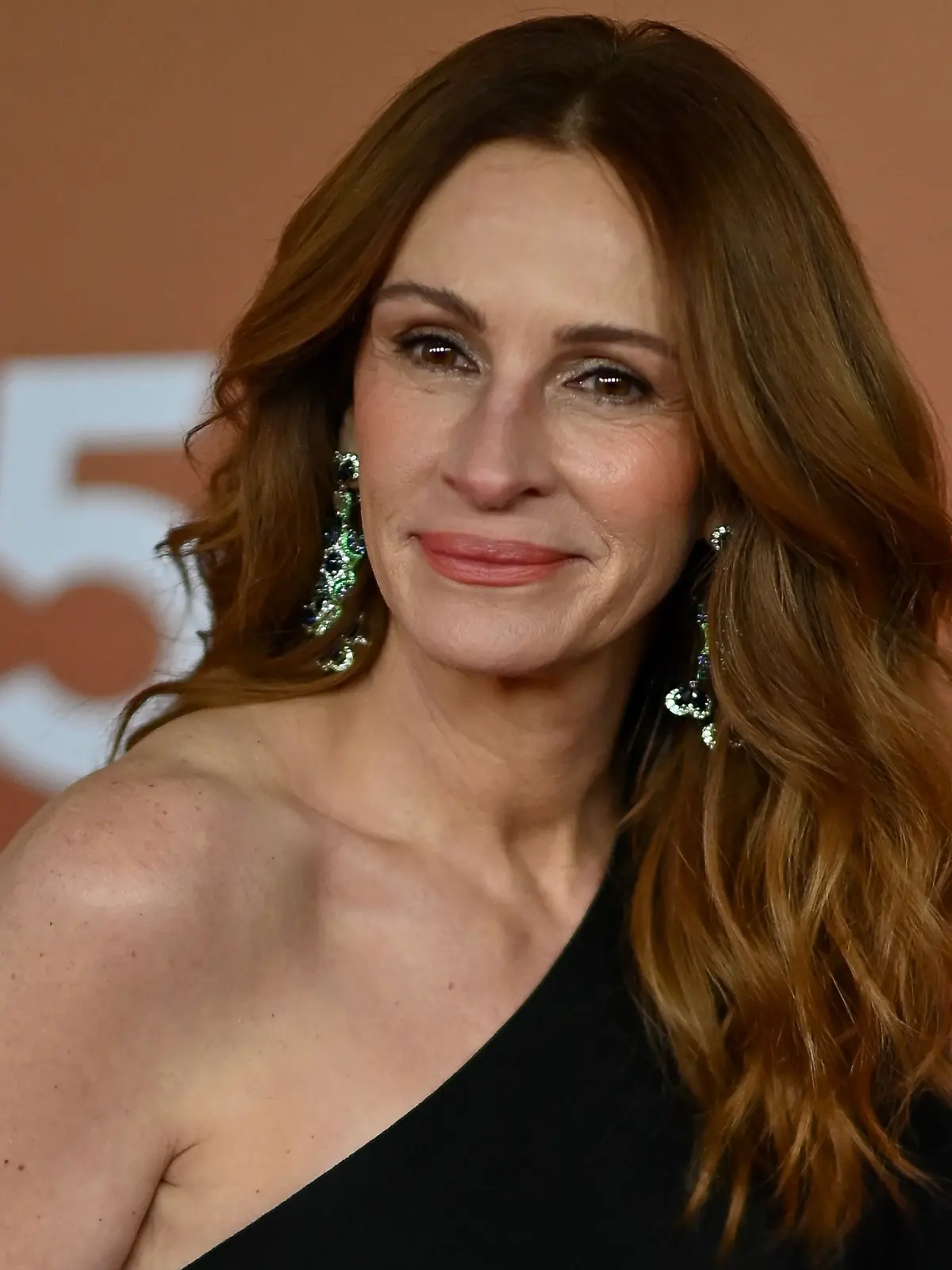 28/02/2025 50th Cesar Film Awards - Ceremony PARIS, FRANCE - FEBRUARY 28 Julia Roberts receives the Honorary Cesar Award during the 50th Cesar Film Awards at L’Olympia on February 28, 2025 in Paris, France.