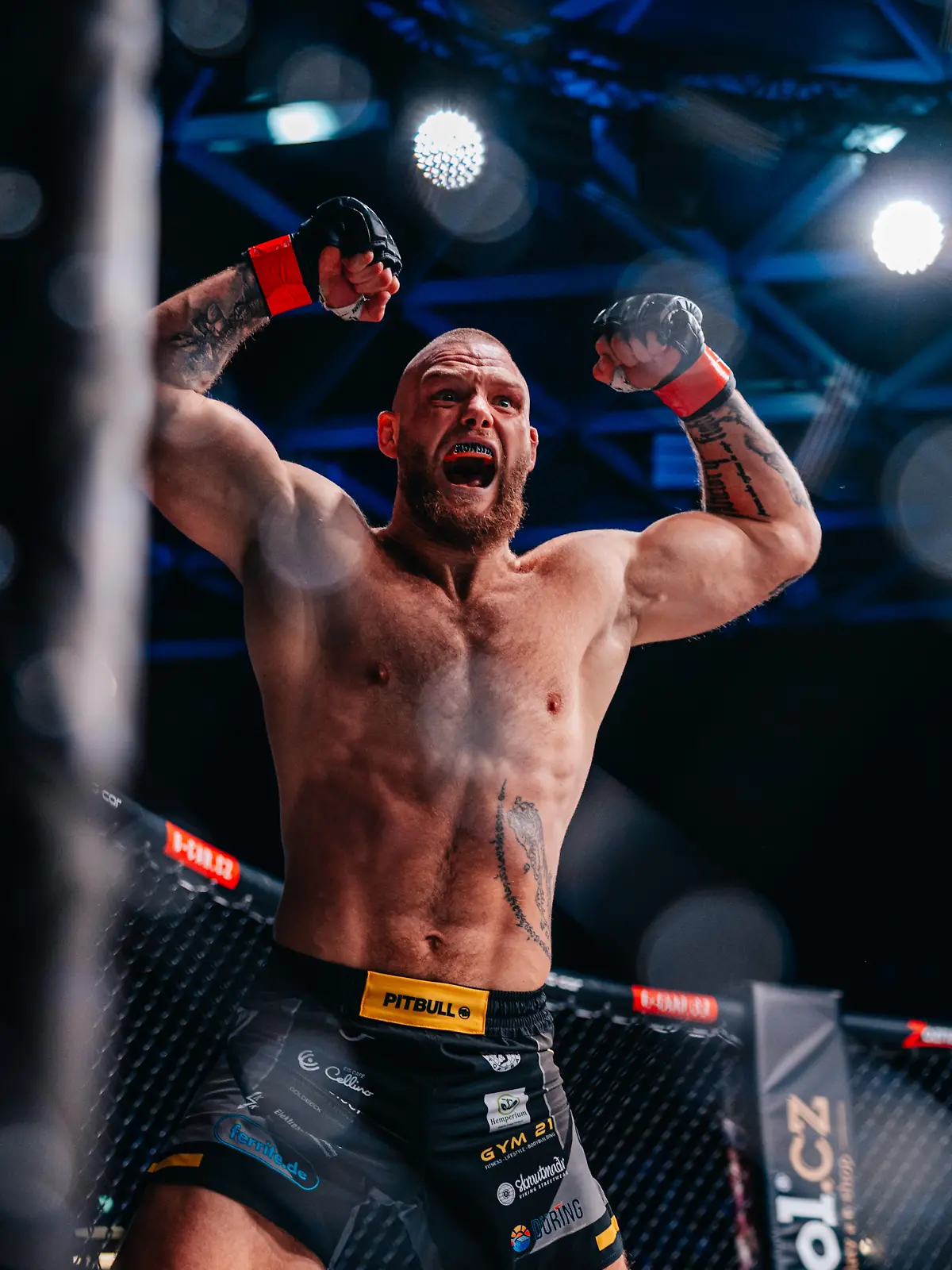 Bild zu: "Frau von MMA-Star verrät! Das waren unsere ersten Worte nach dem Kampf"