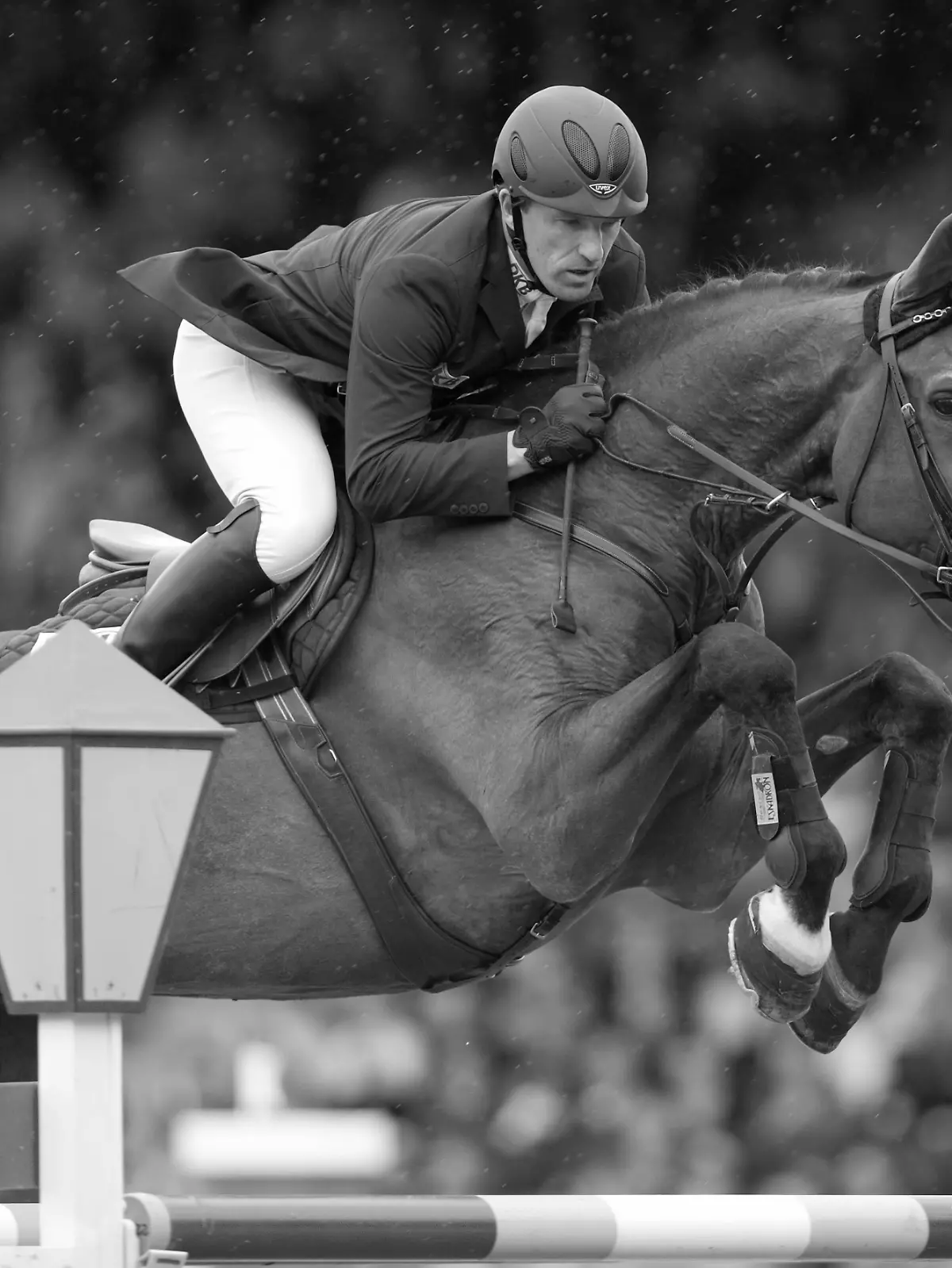 Holger Wulschner mit seinem Pferd Clausen. (Archivbild)