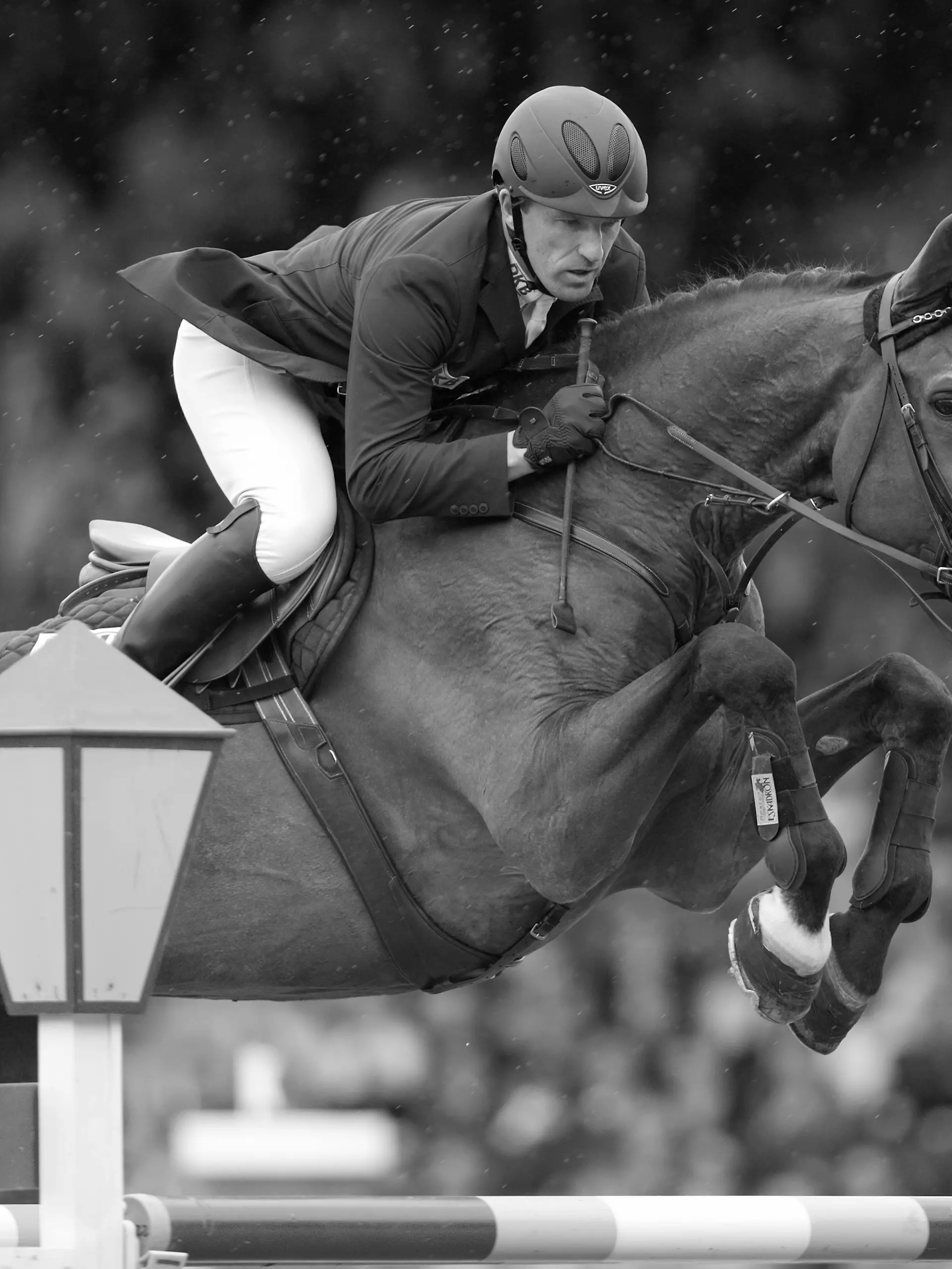 Holger Wulschner mit seinem Pferd Clausen. (Archivbild)