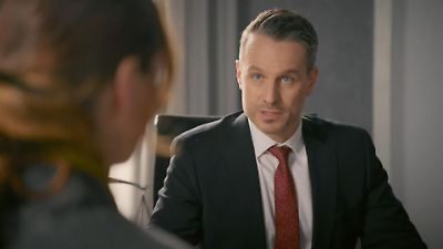 AWZ-Folge vom 27.05.25 auf RTL+: Kilian bereitet Jenny auf ihren Gerichtsprozess vor