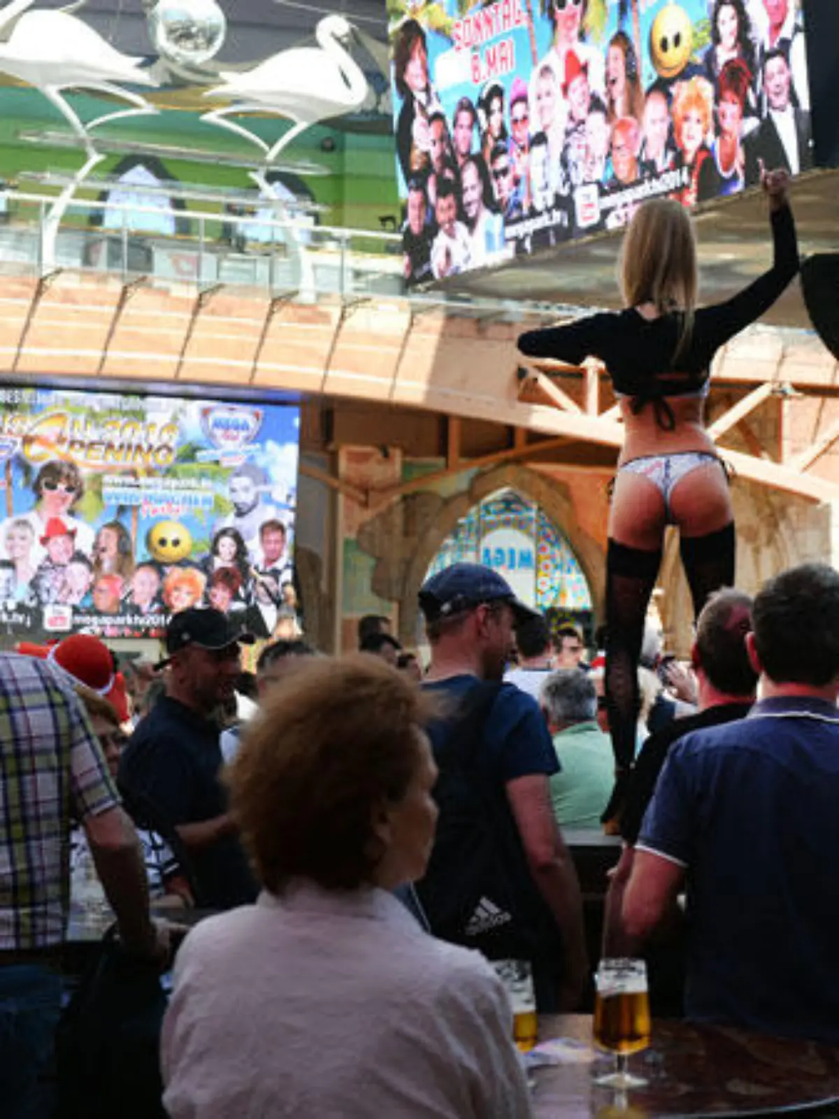 Bild zu: "Offene Discos auf Mallorca: Kann das gut gehen?"