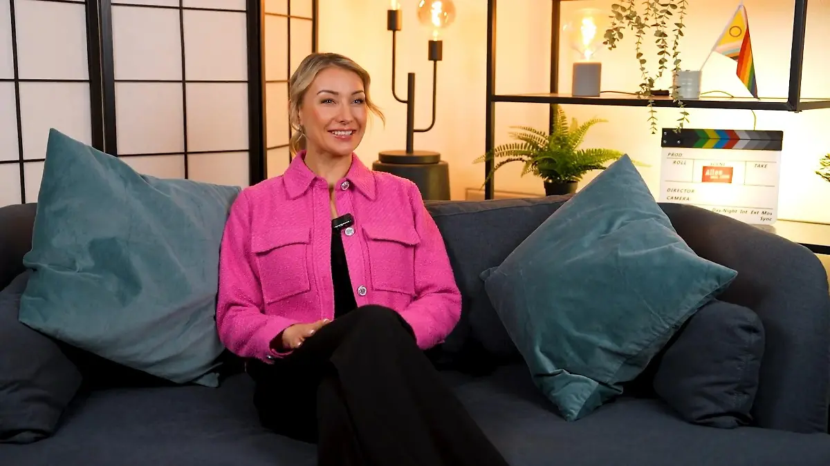 Anna-Carina Woitschack kann sich an Schauspielerei gewöhnen Gastrolle bei AWZ