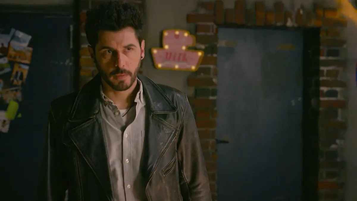 AWZ-Folge vom 30.05.25 auf RTL+: Matteo muss Valea eine traurige Nachricht überbringen