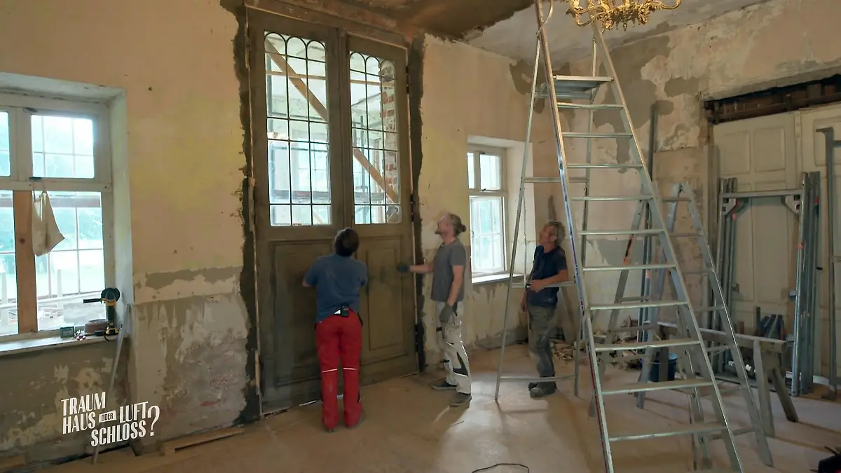 Sven und Sönke bauen endlich ihre Türen ein Kein Standardmaß