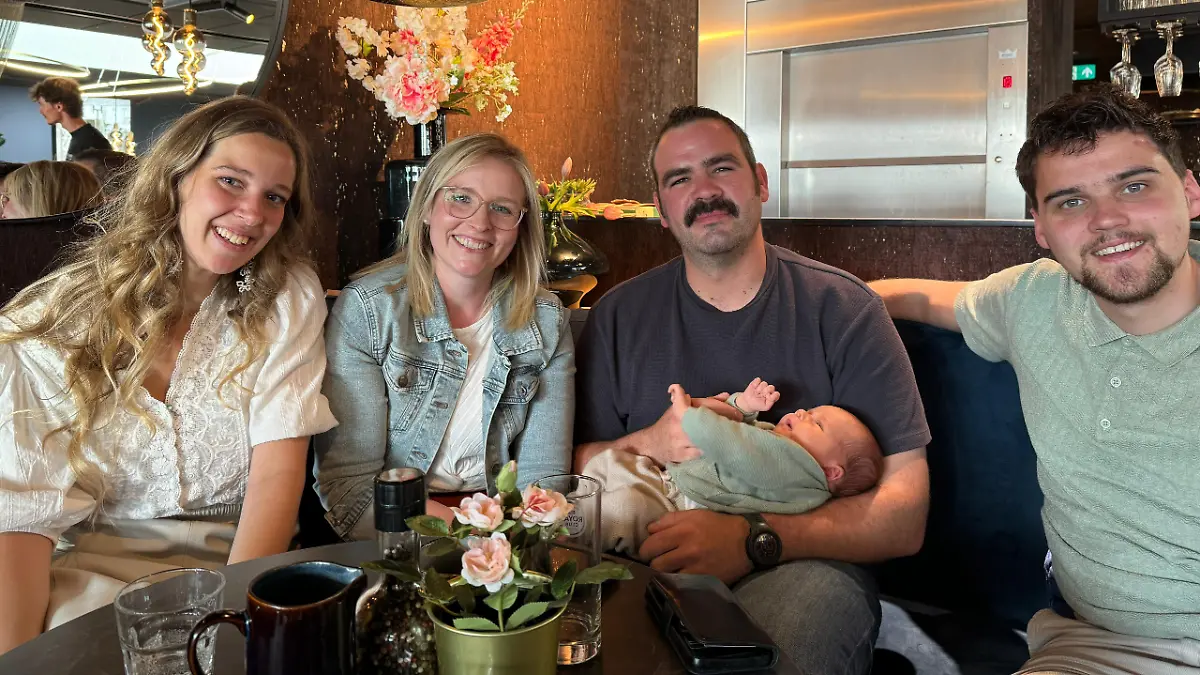 Hoteleinsturz in Kröv/Babyparty für kleinen Christoph