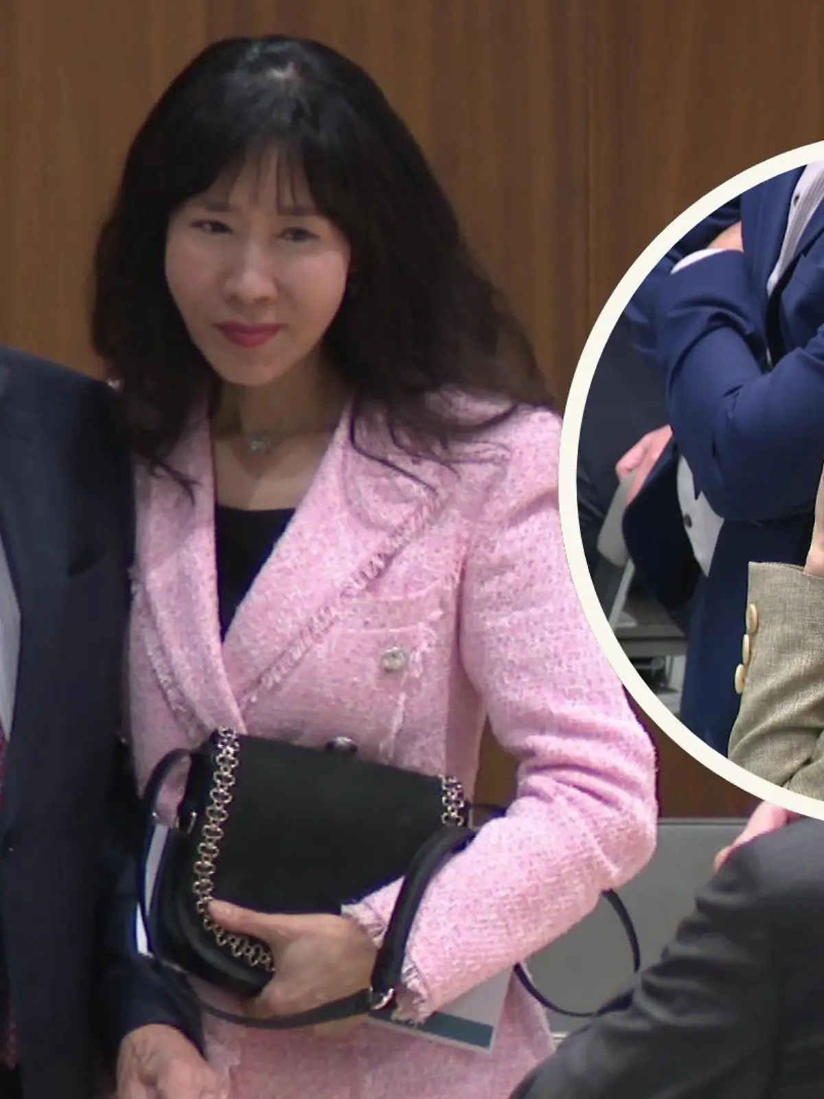Bild zu: "Schröder taucht im Landtag auf - vor den Augen seiner Ex!"