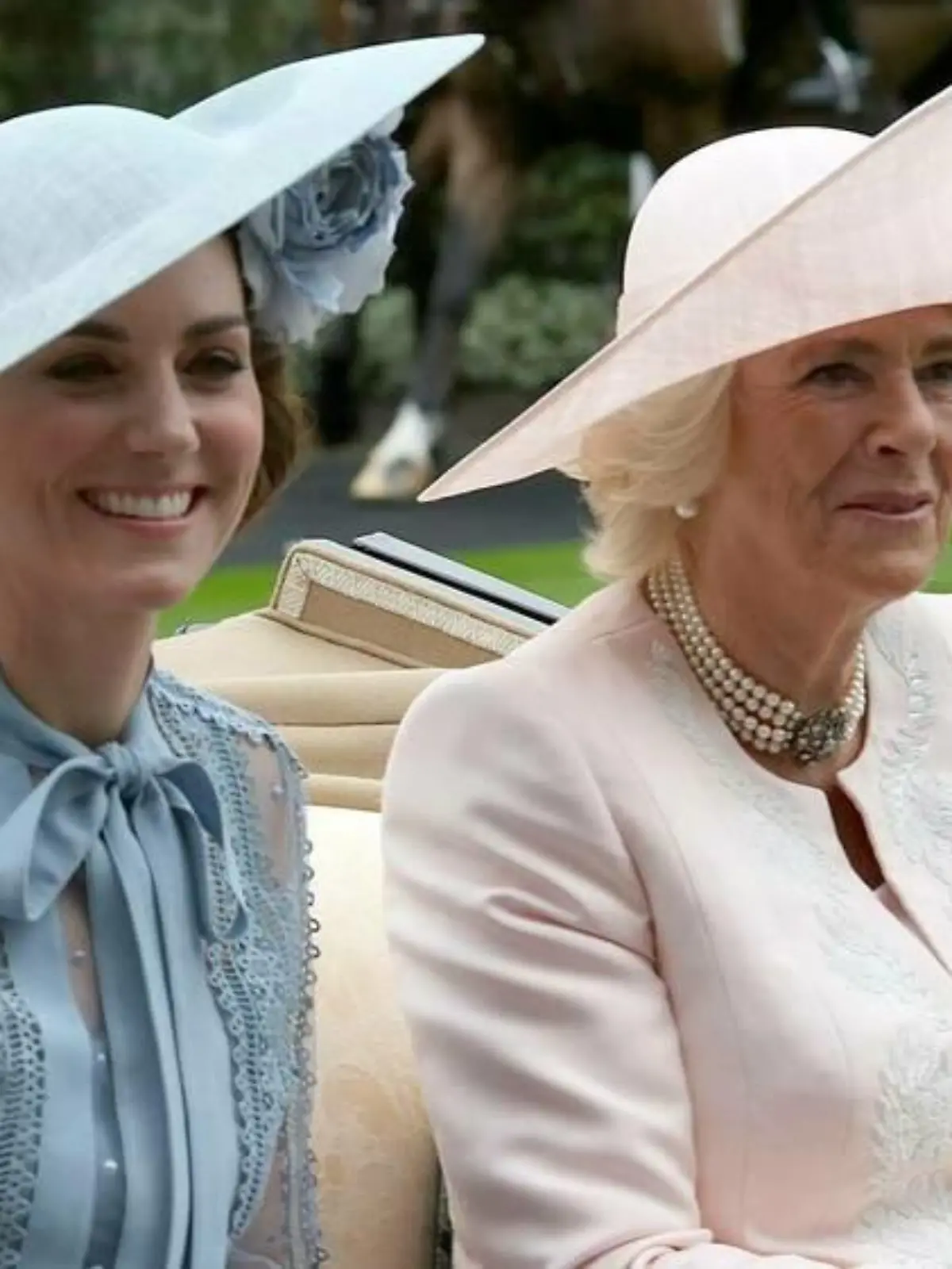 Royaler Anruf: Herzoginnen Kate und Camilla telefonieren mit Briten