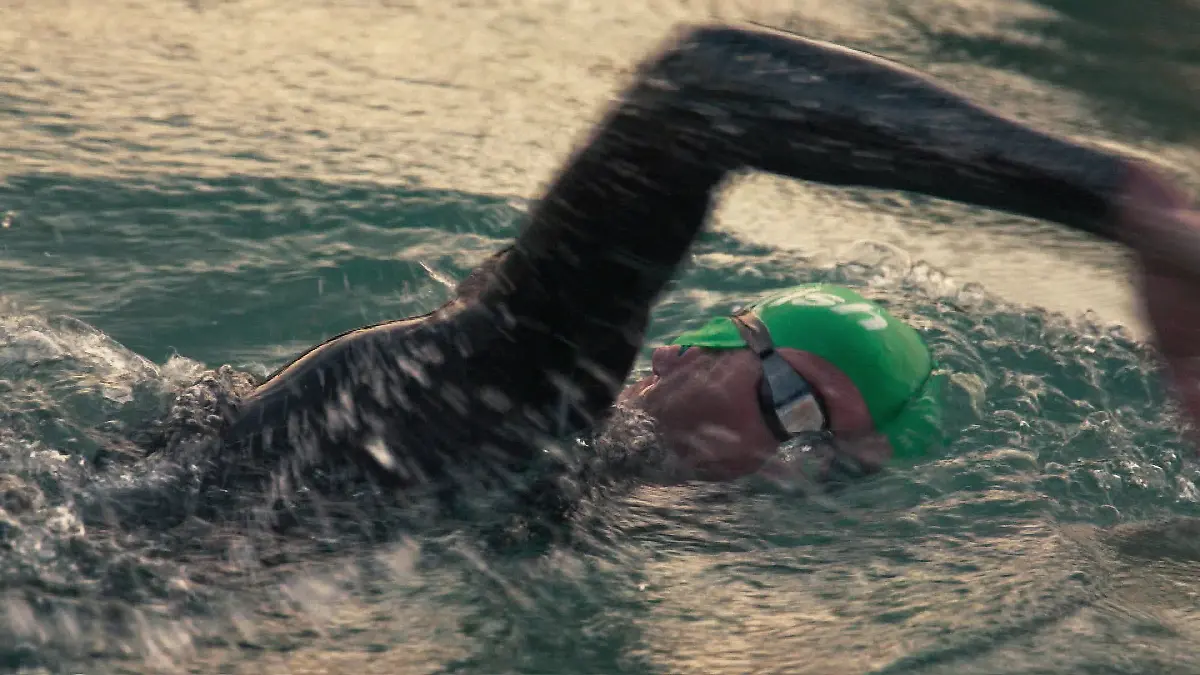 Für den Ironman muss Elmar Sprink 3,8 Kilometer schwimmen