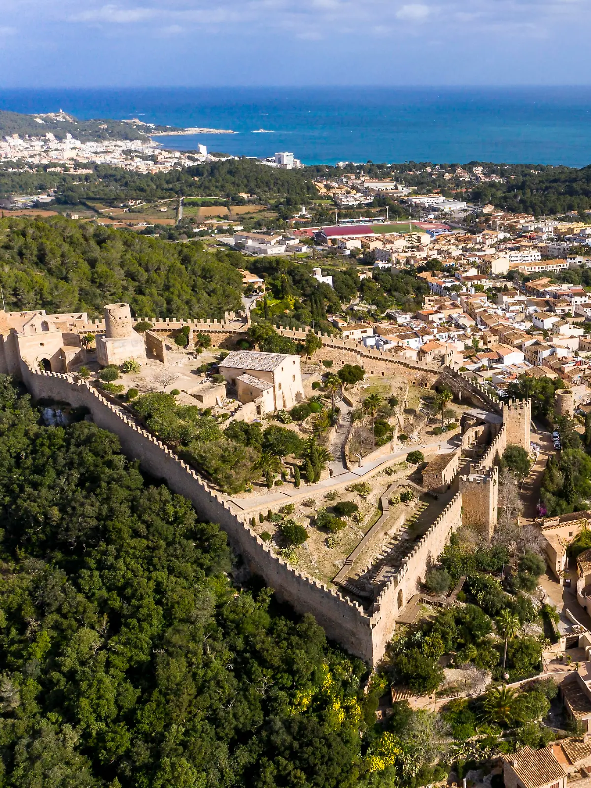 Die Frau ist von einem Aussichtspunkt auf Mallorca in den Tod gestürzt.