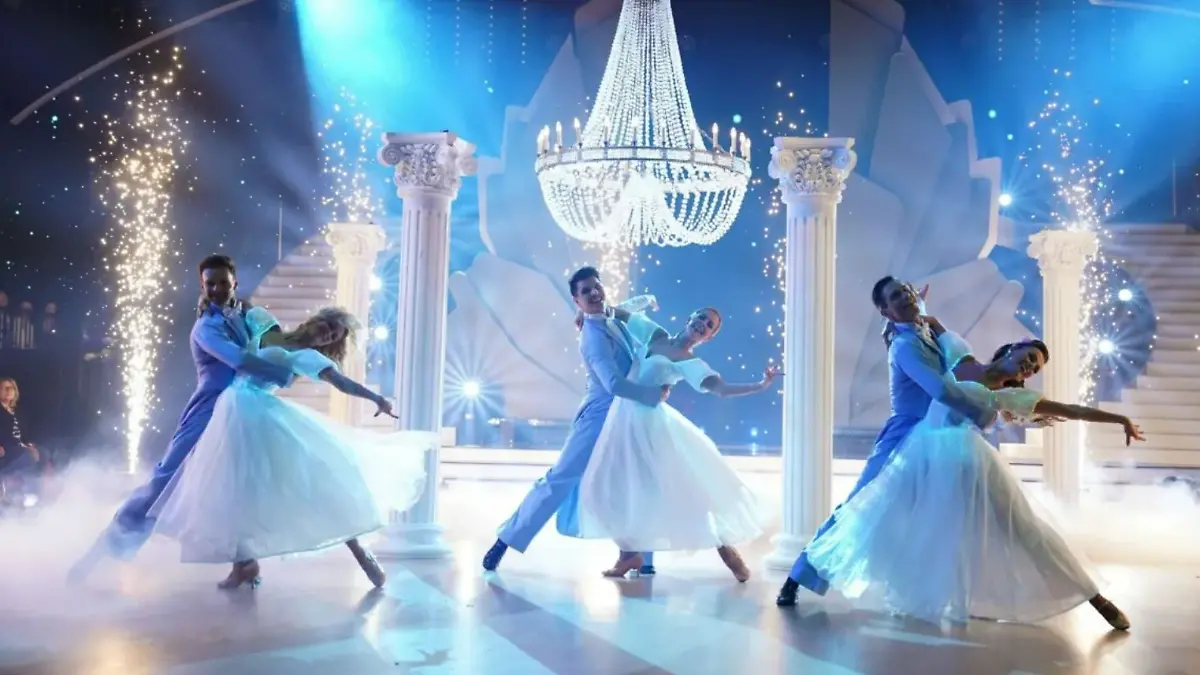 Jetzt dürfen die „Let’s Dance”-Profis ihr Können zeigen. 