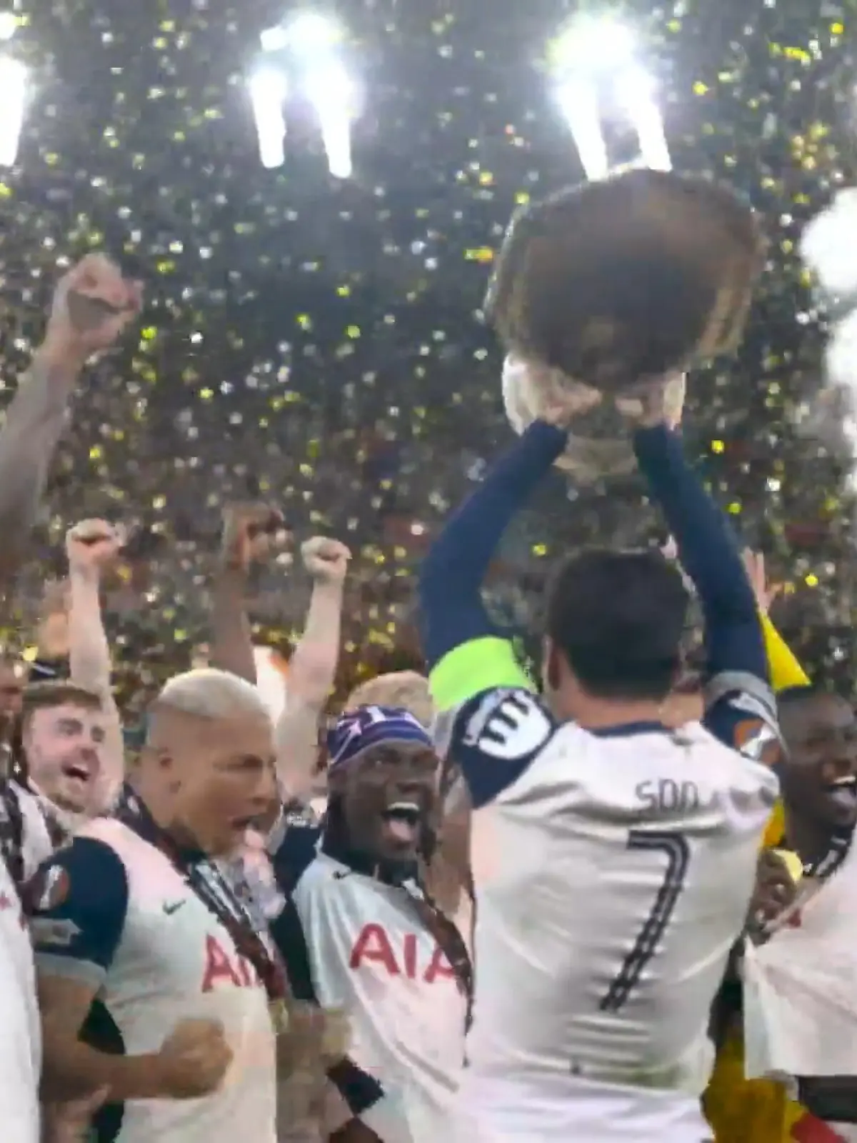 Bild zu: "Europa liegt Tottenham zu Füßen!"