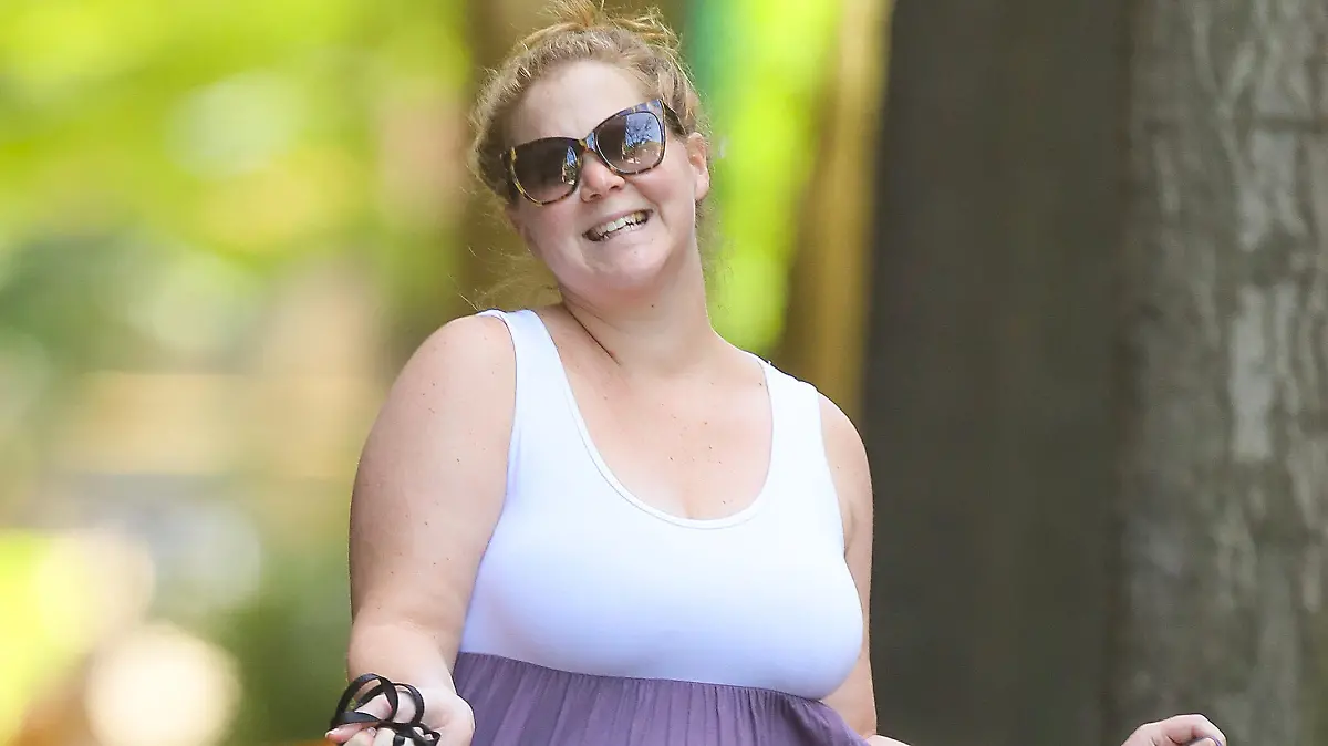 Amy Schumer is all smiling while dancing as walking her puppy in New York City

Pictured: Amy Schumer
Ref: SPL5091227 180519 NON-EXCLUSIVE
Picture by: Felipe Ramales / SplashNews.com

Splash News and Pictures
Los Angeles: 310-821-2666
New York: 212-619-2666
London: 0207 644 7656
Milan: 02 4399 8577
photodesk@splashnews.com

World Rights, 

