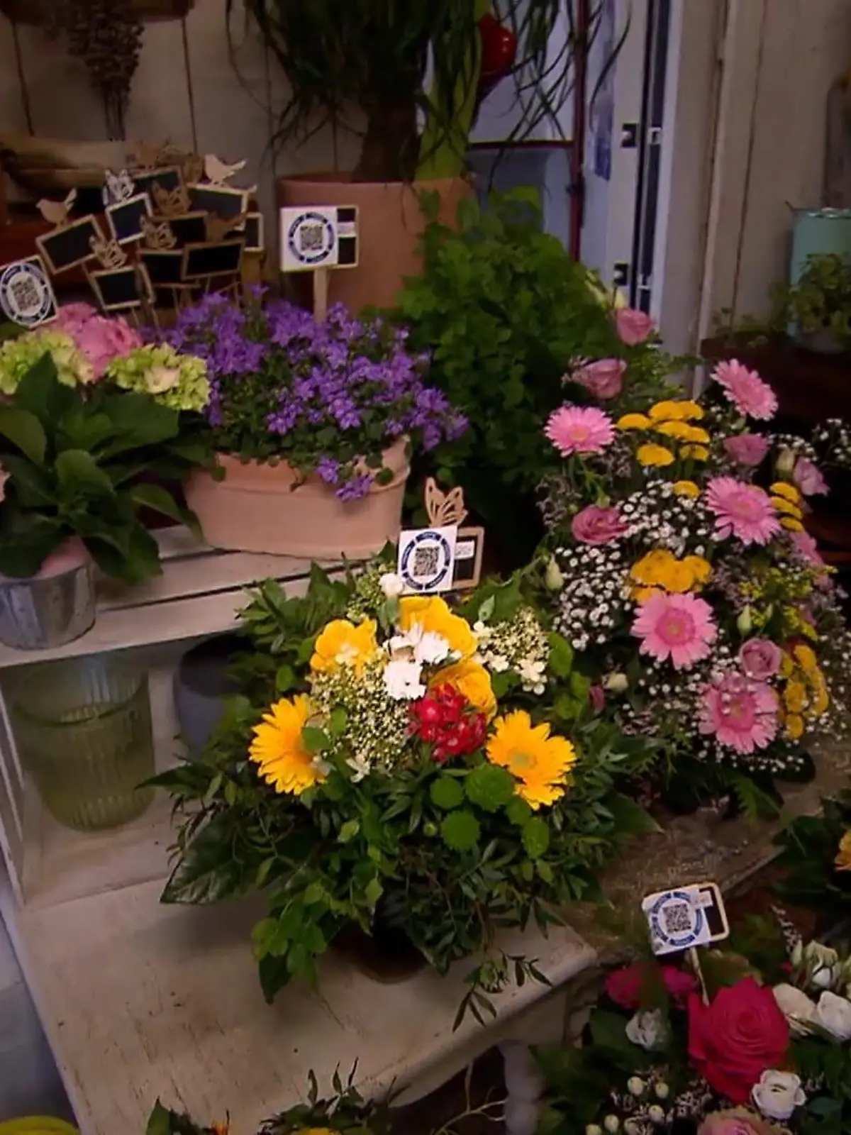 Bild zu: "Blumenladen 24/7 geöffnet"