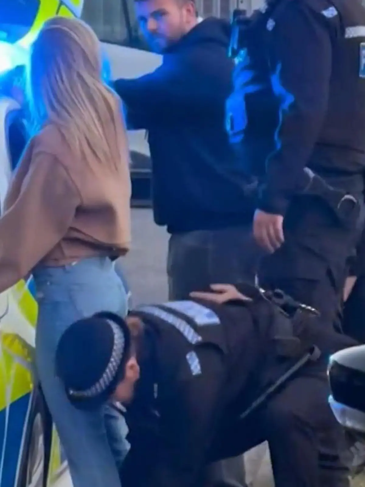 Blaulicht statt Rotlicht – Polizei verhaftet Bonnie Blue
