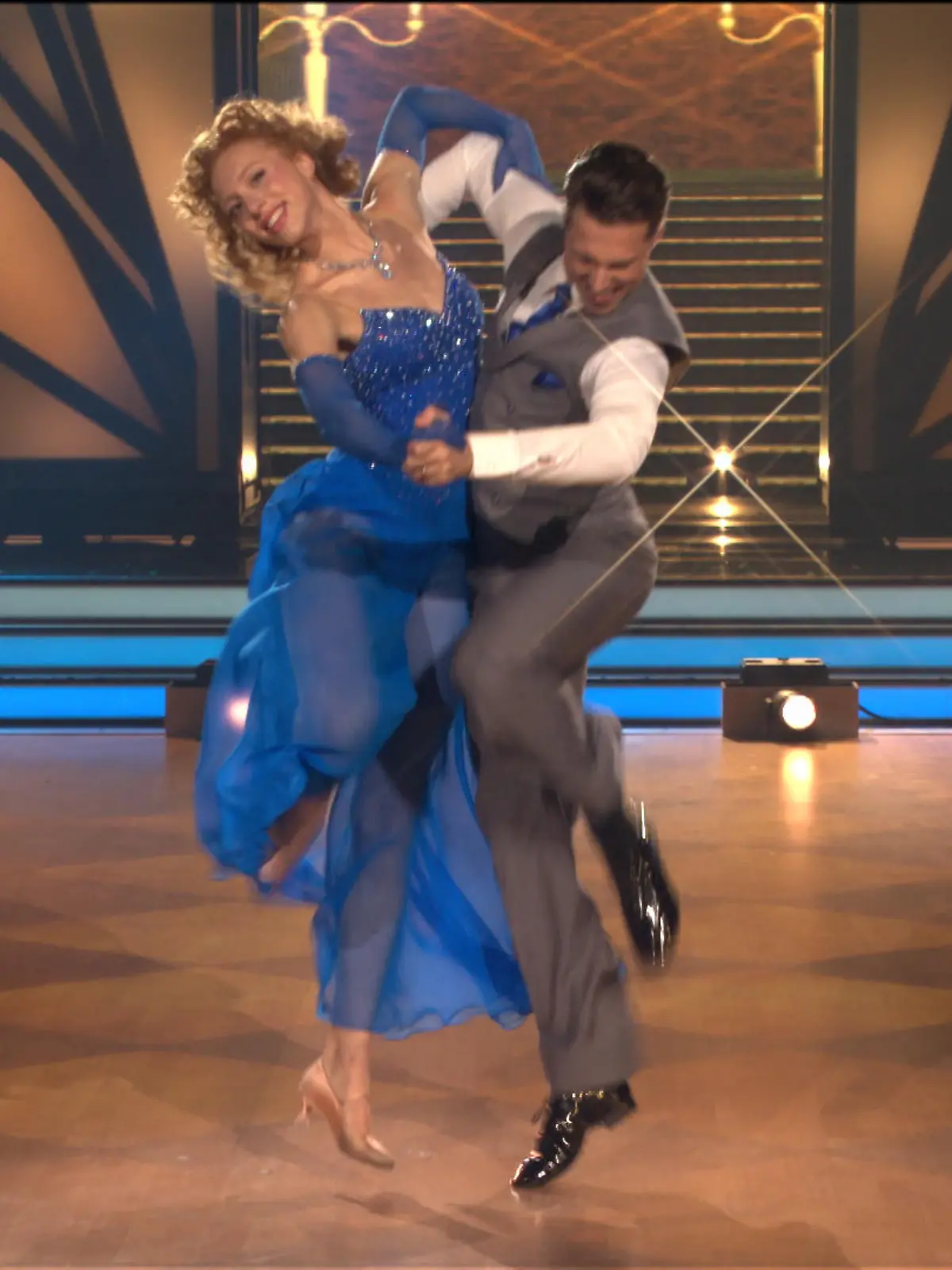 Anna Ermakova und Valentin Lusin verzaubern mit ihrem Quickstep in der fünften Liveshow von "Let's Dance".