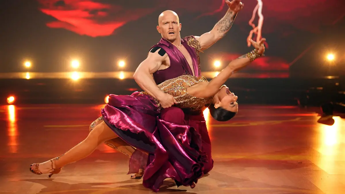 Fabian Hambüchens Jurytanz ist „bombastisch“ Punktekracher im „Let’s Dance”-Finale