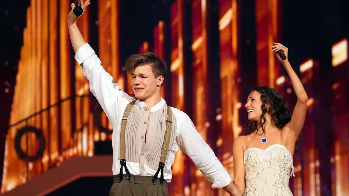 Taliso Engel kann seine Tränen nicht mehr stoppen Rührendes „Let’s Dance”-Finale