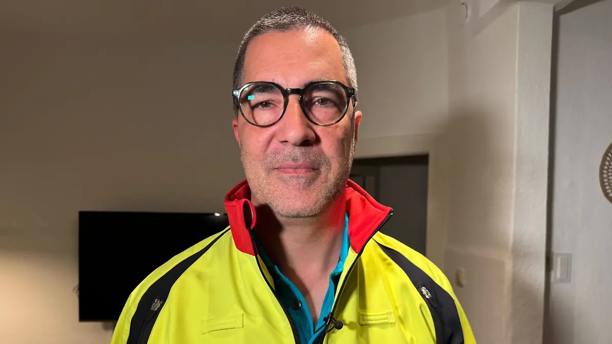 Notfallsanitäter Chris Grüne hat 15 Jahre Berufserfahrung. RTL trifft ihn zum Interview.