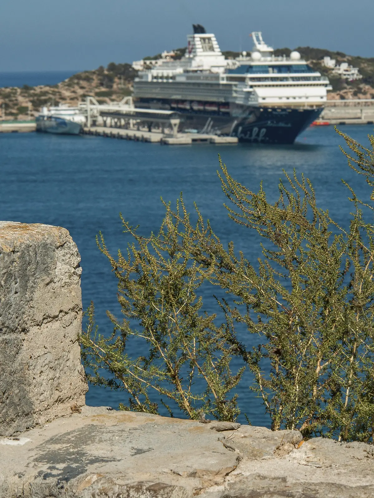 Kreuzfahrtschiff vor Ibiza (Symbolfoto) 