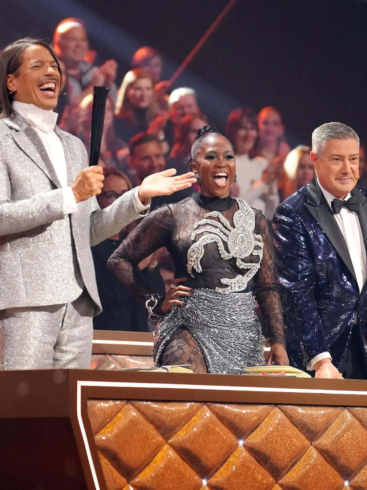 Die Jury mit Jorge González (l.), Motsi Mabuse und Joachim Llambi.
