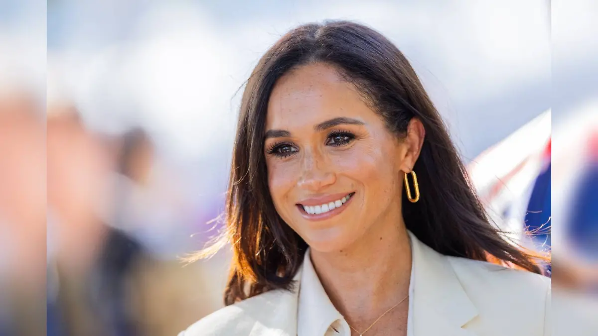Auf einem Linienflug sorgte Herzogin Meghan kürzlich für eine Überraschung.
