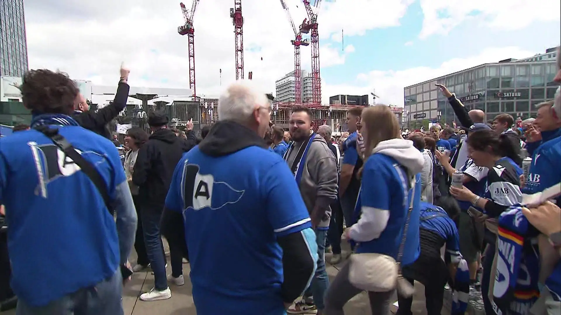 Bielefeld-Fans übernehmen die Hauptstadt Pokalfinale in Berlin