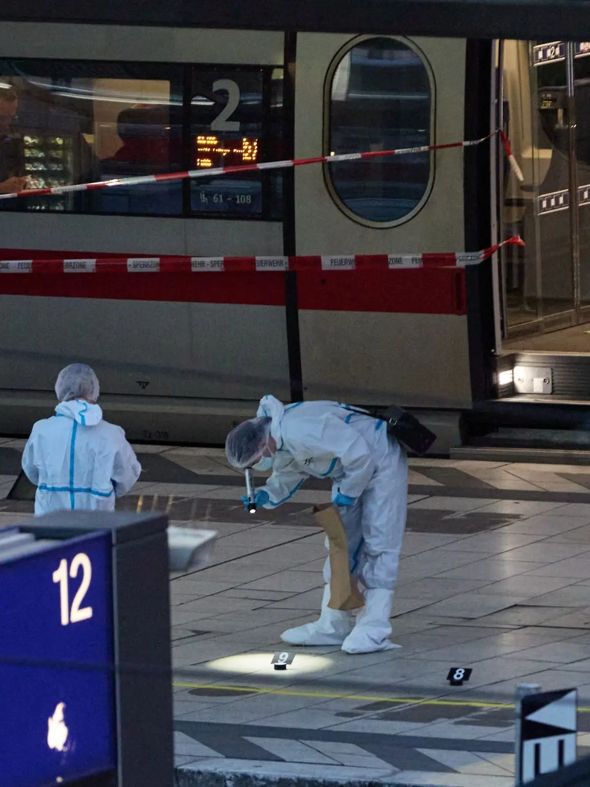 Bild zu: "Sind unsere Bahnhöfe und andere öffentliche Einrichtungen genügend gesichert?"