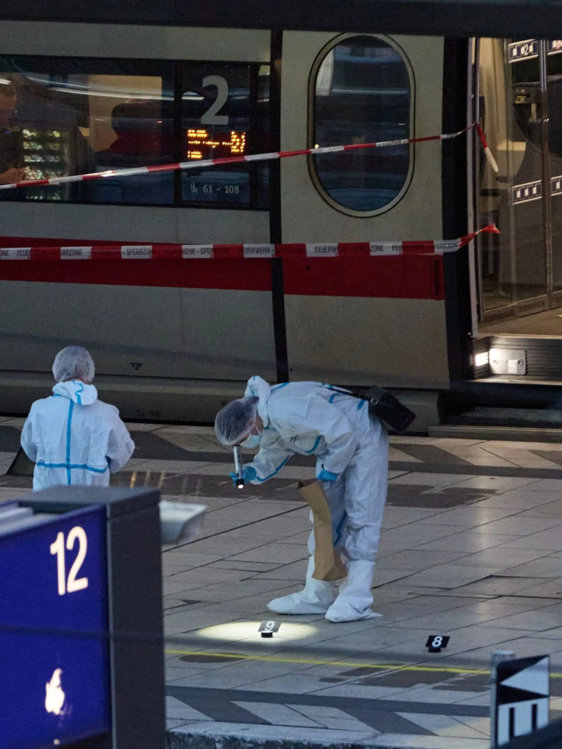 Bild zu: "Sind unsere Bahnhöfe und andere öffentliche Einrichtungen genügend gesichert?"