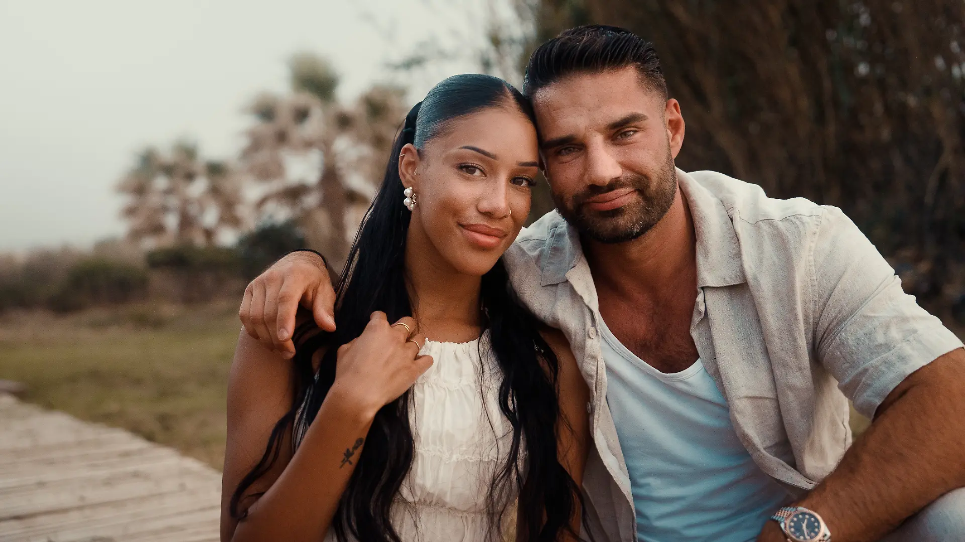 Aleks Petrovic und Vanessa Nwattu wollen ihre Treue testen und kehren an den Ort zurück, wo alles begann. 