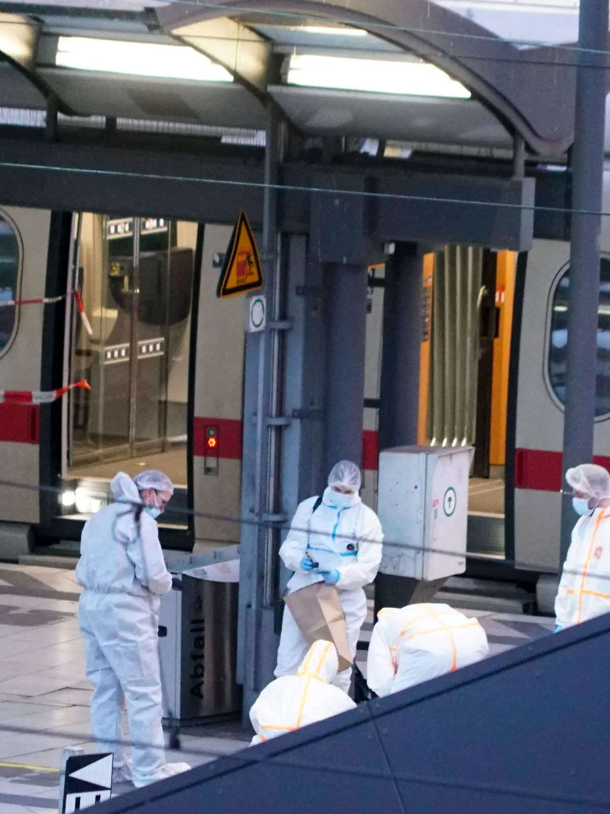 Bild zu: "Messerstecherin vom Hamburger Hauptbahnhof muss in Psychiatrie"