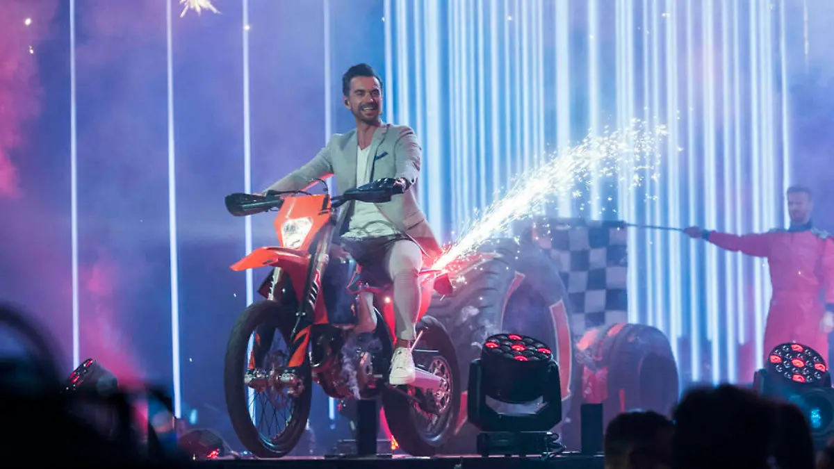 Florian Silbereisen gibt die neuen "Schlagerfest"-Termine bekannt