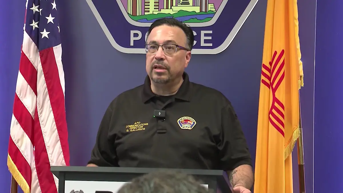 Gilbert Gallegos von der Polizei in Albuquerque trauert um das Kind.